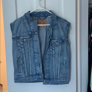 Levi’s Jean Vest! NWOT